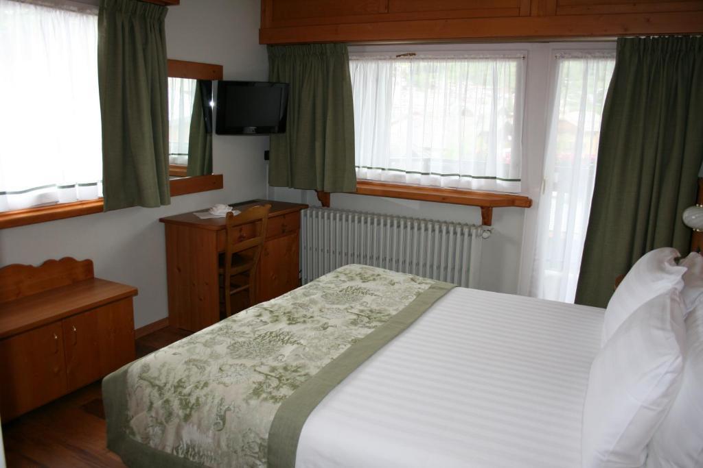 Hotel Larice Bianco Бормио Экстерьер фото